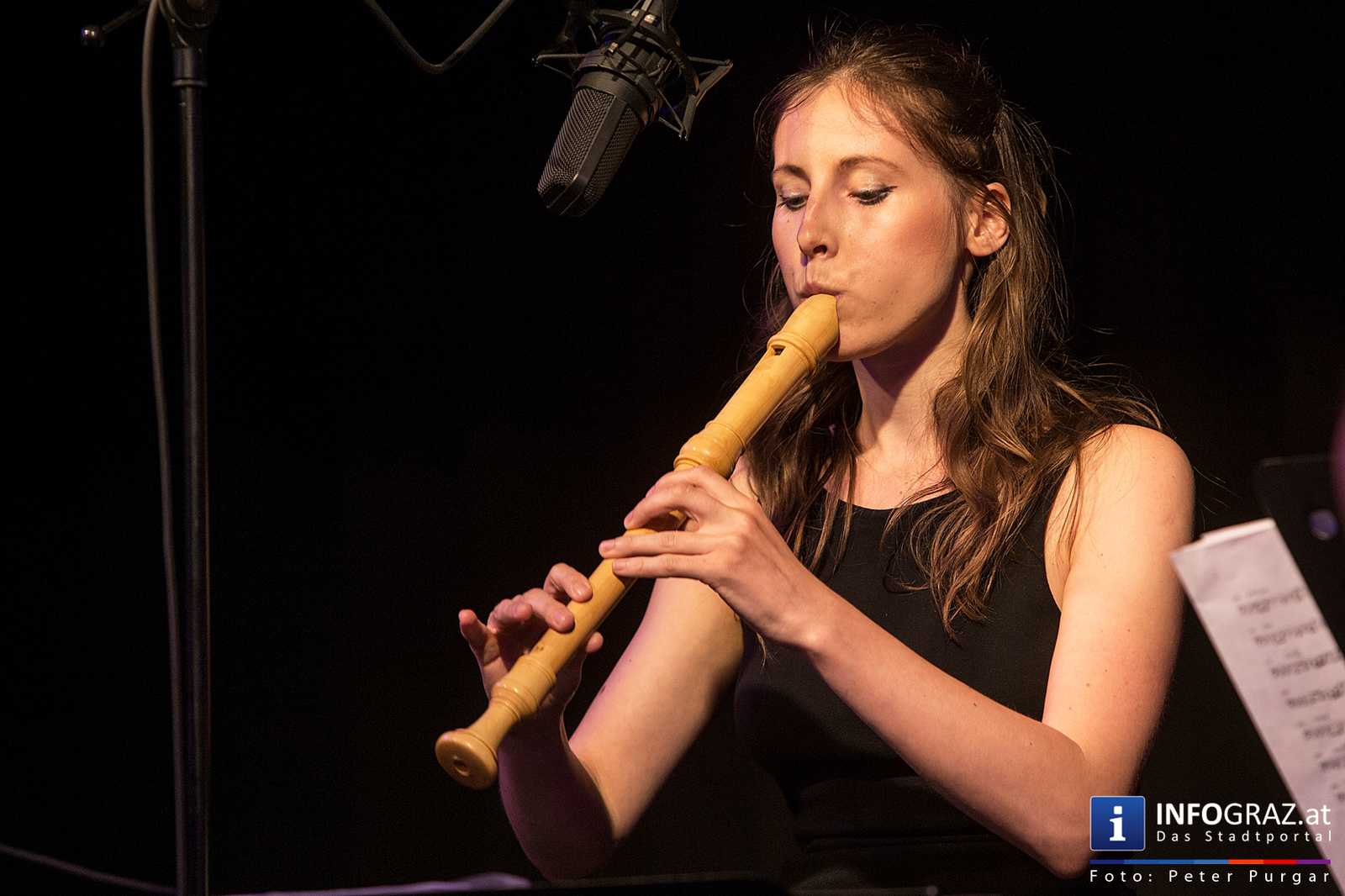 Saying „i like you“ in a postrock way - Tuesday microgrooves im WIST/mo.xx Graz - 006