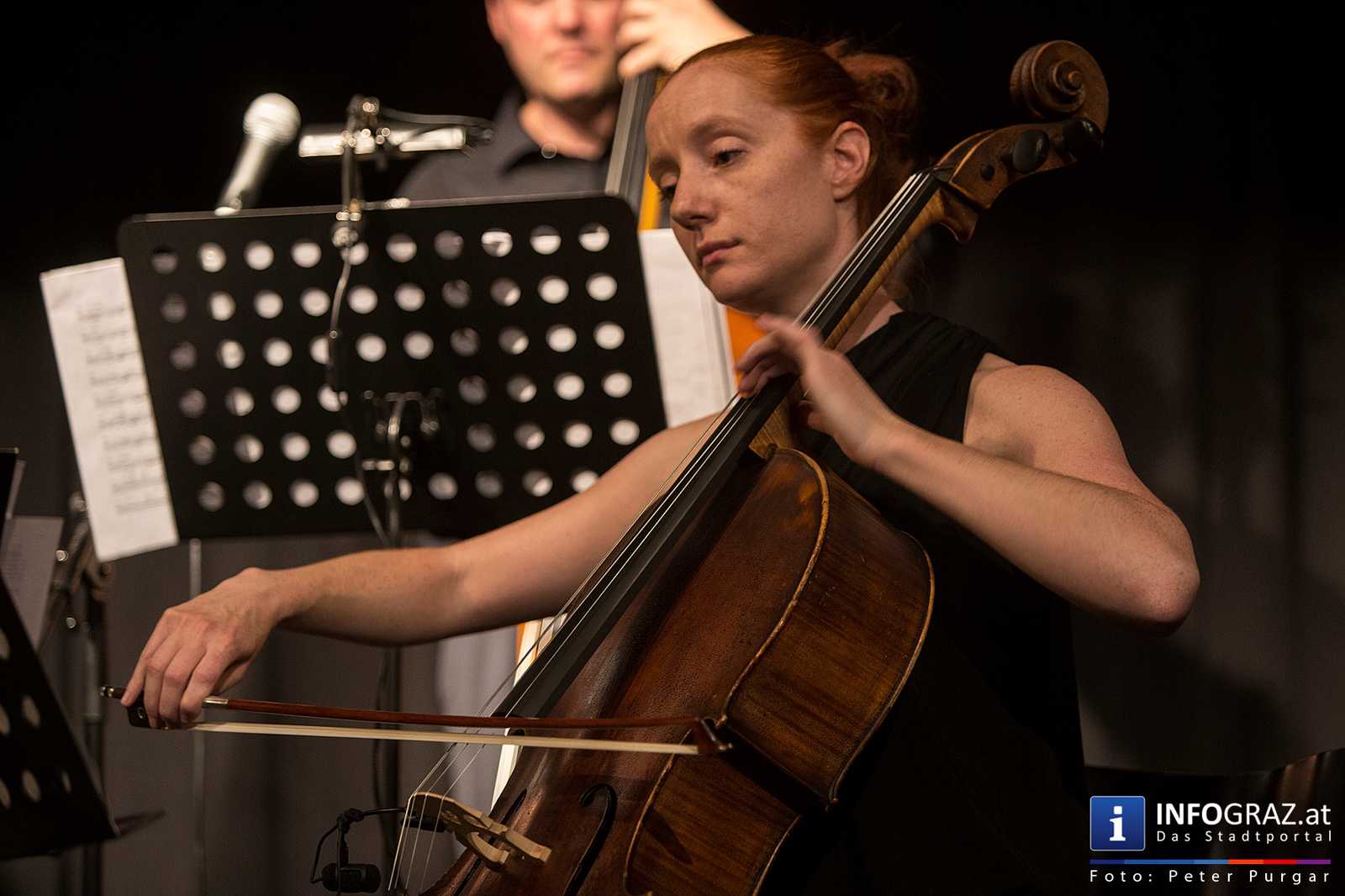 Saying „i like you“ in a postrock way - Tuesday microgrooves im WIST/mo.xx Graz - 013