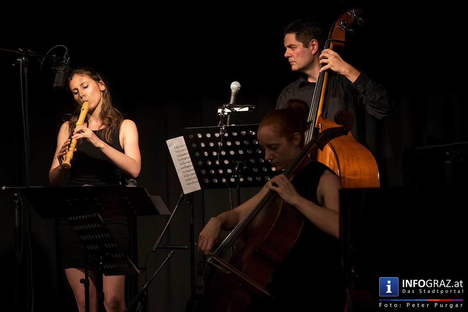 Saying „i like you“ in a postrock way - Tuesday microgrooves im WIST/mo.xx Graz - 024