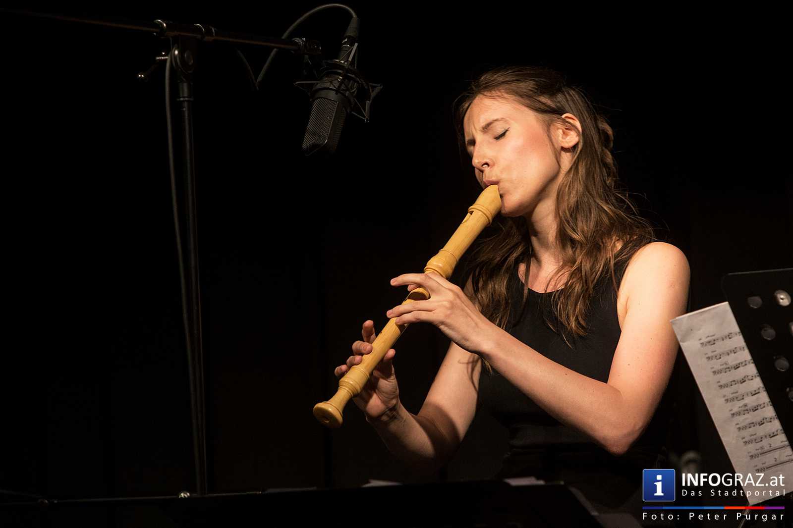 Saying „i like you“ in a postrock way - Tuesday microgrooves im WIST/mo.xx Graz - 025