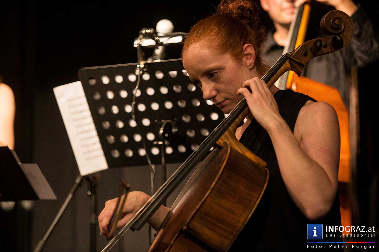 Saying „i like you“ in a postrock way - Tuesday microgrooves im WIST/mo.xx Graz - 026