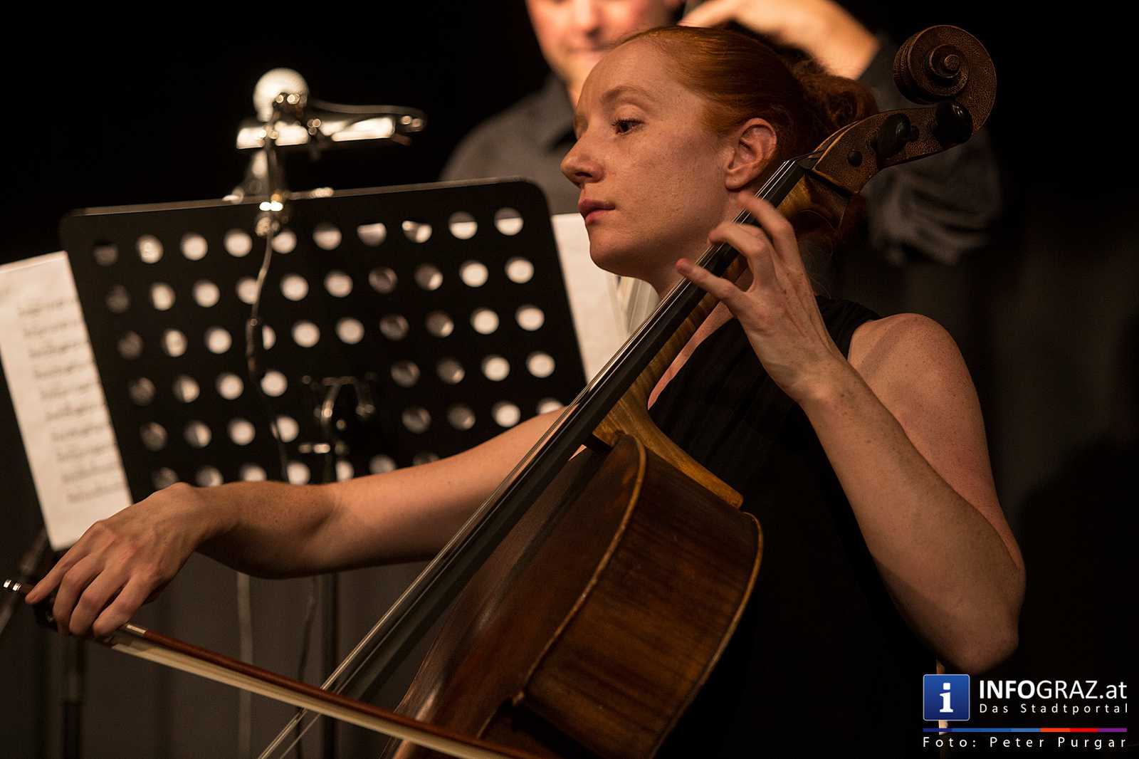 Saying „i like you“ in a postrock way - Tuesday microgrooves im WIST/mo.xx Graz - 027