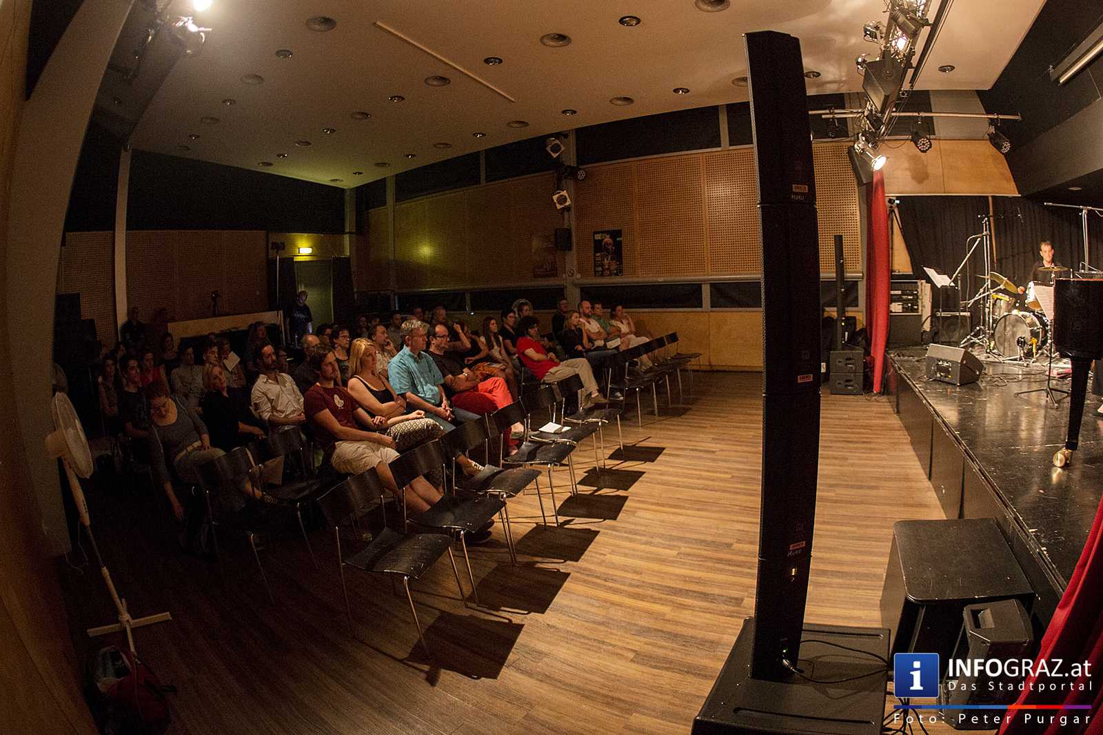 Saying „i like you“ in a postrock way - Tuesday microgrooves im WIST/mo.xx Graz - 029