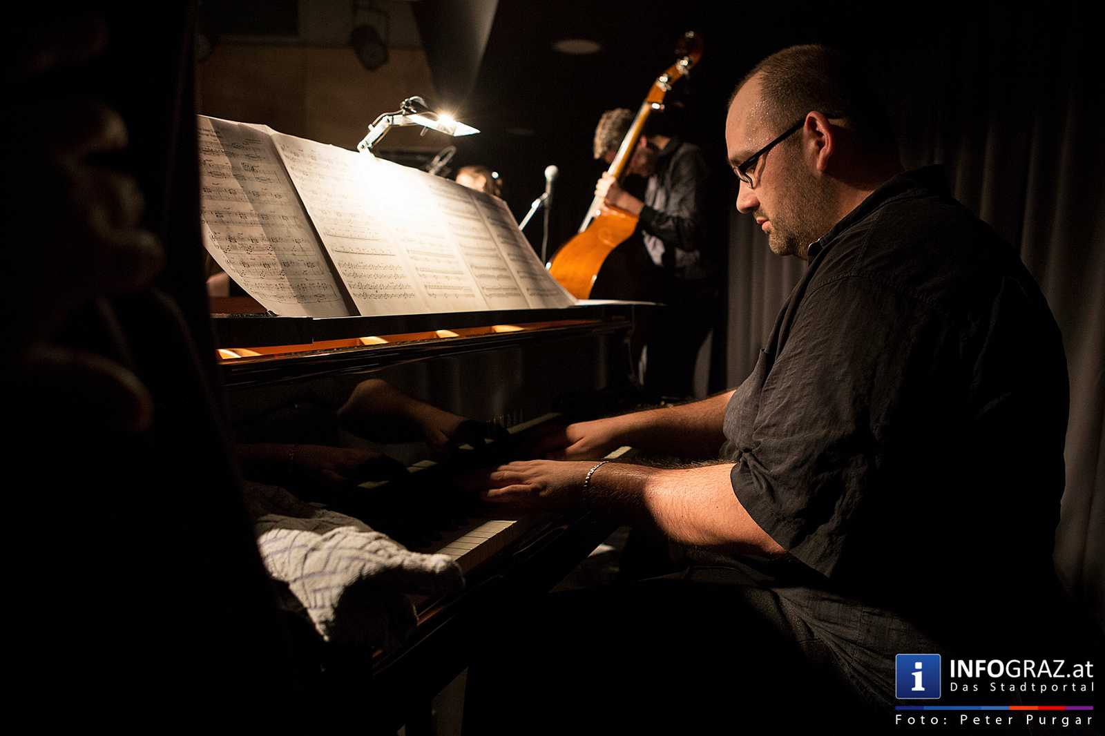 Saying „i like you“ in a postrock way - Tuesday microgrooves im WIST/mo.xx Graz - 034