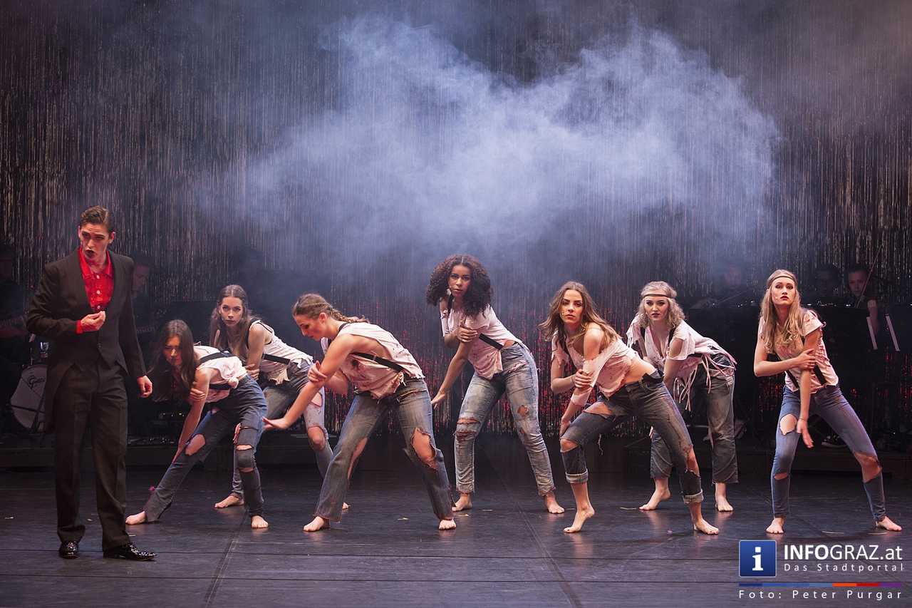 reefer madness,next liberty Graz,bg brg mg dreihackengasse graz,kultmusical,regie,martin scharnhorst,jimmy liebt mary und mary liebt jimmy