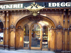 Edegger-Tax,schönste Bäckerei weltweit,Kaffeehaustische,Mehlspeisangebot,türkischer kaffee,bistro,coffee shop,kleiner brauner,koffeinfreier kaffee