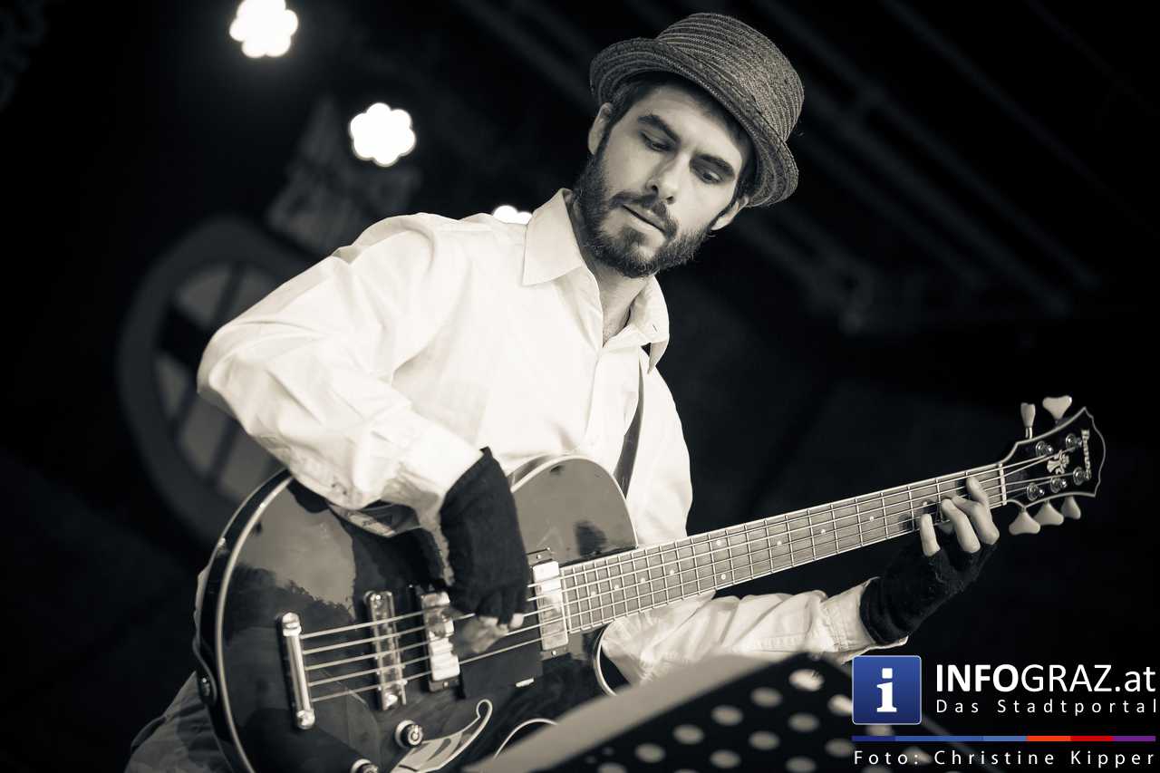 Luis Ribeiro Band - Murszene Graz am 7. August 2015 - Weltmusik am Mariahilferplatz - 032