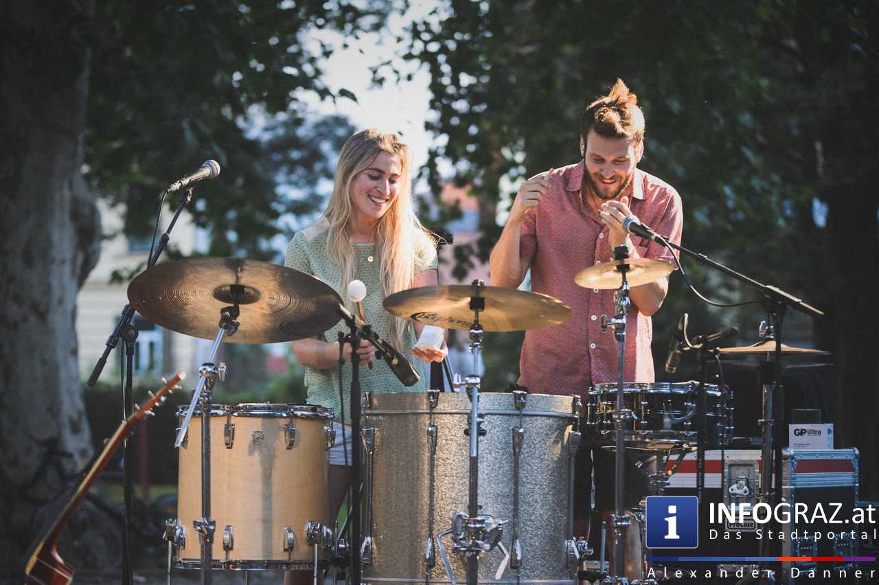 ‚TheAngelcy‘ aus Tel Aviv im Volksgarten Graz am 11. August 2015 - 021