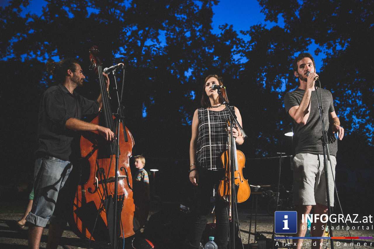 ‚TheAngelcy‘ aus Tel Aviv im Volksgarten Graz am 11. August 2015 - 043