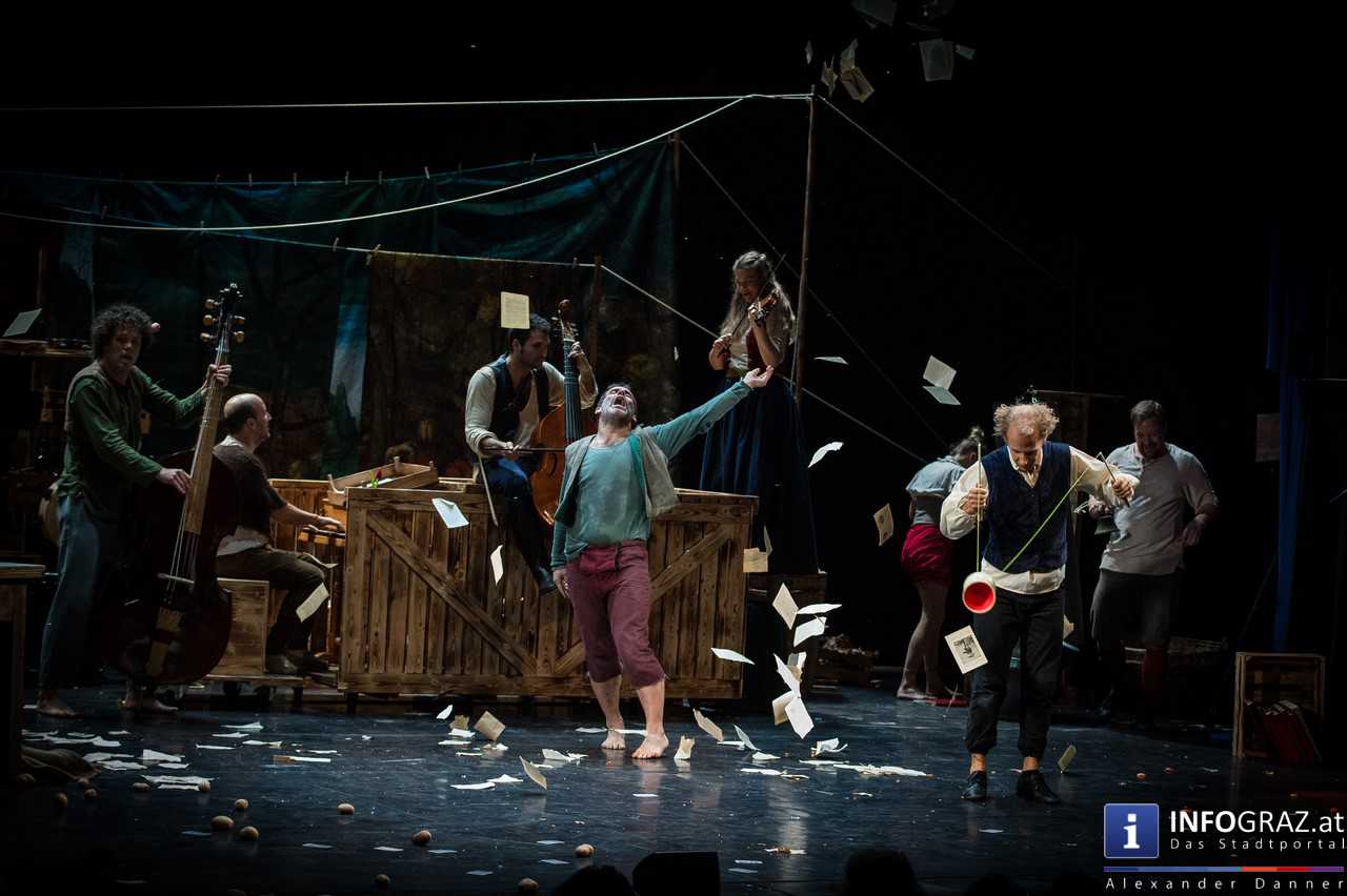 Cirque Noël ‚Seasons‘ im Orpheum Graz am 3. Jänner 2016  - 027