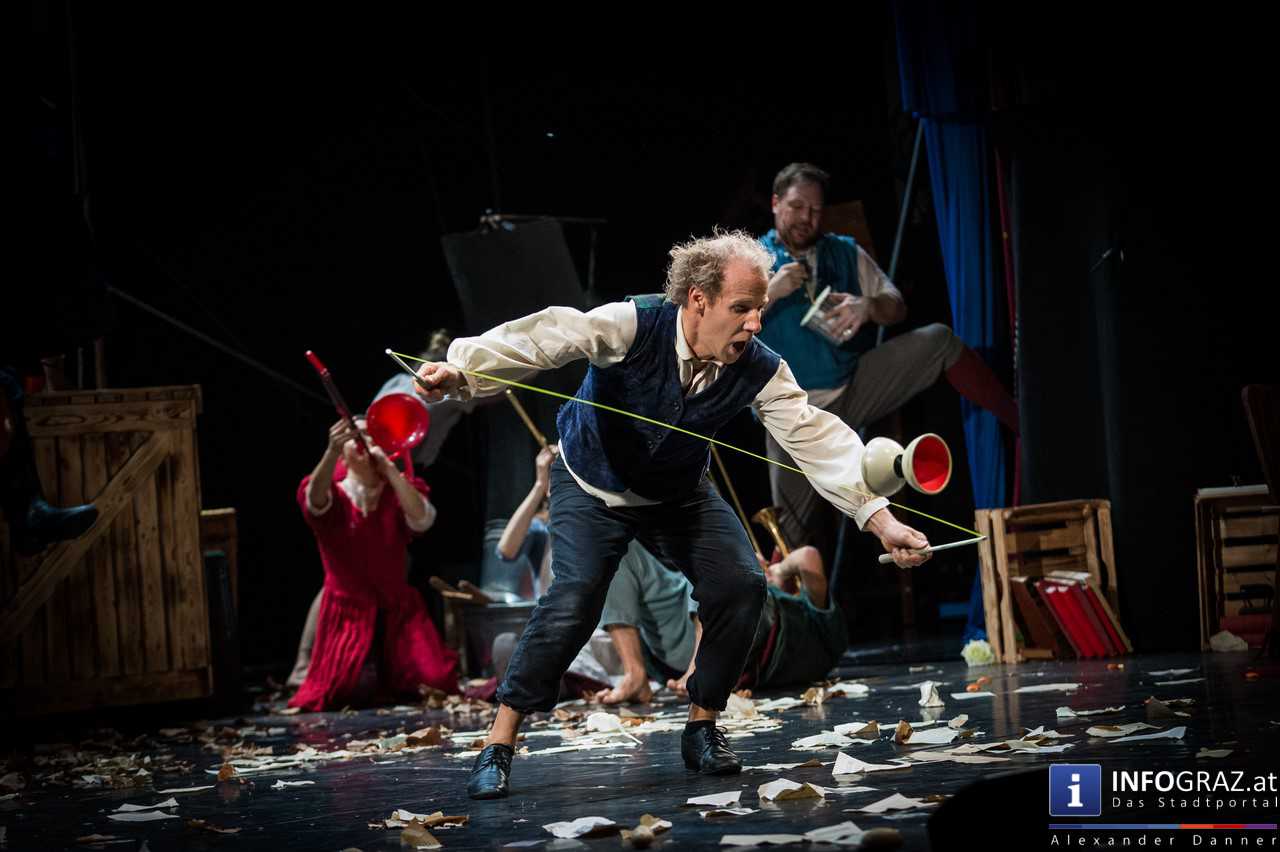 Cirque Noël ‚Seasons‘ im Orpheum Graz am 3. Jänner 2016  - 033