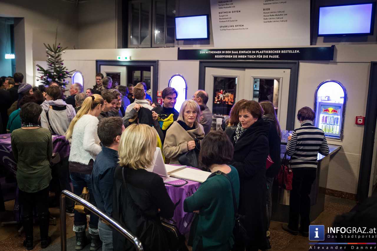 Cirque Noël ‚Seasons‘ im Orpheum Graz am 3. Jänner 2016  - 062