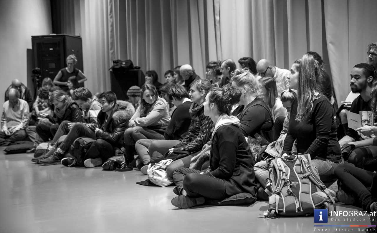 Veza Maria Fernandez Ramos und Christina Maria Lederhaas: ‚A Wall For Maria’ im Kunsthaus/space04 - 024