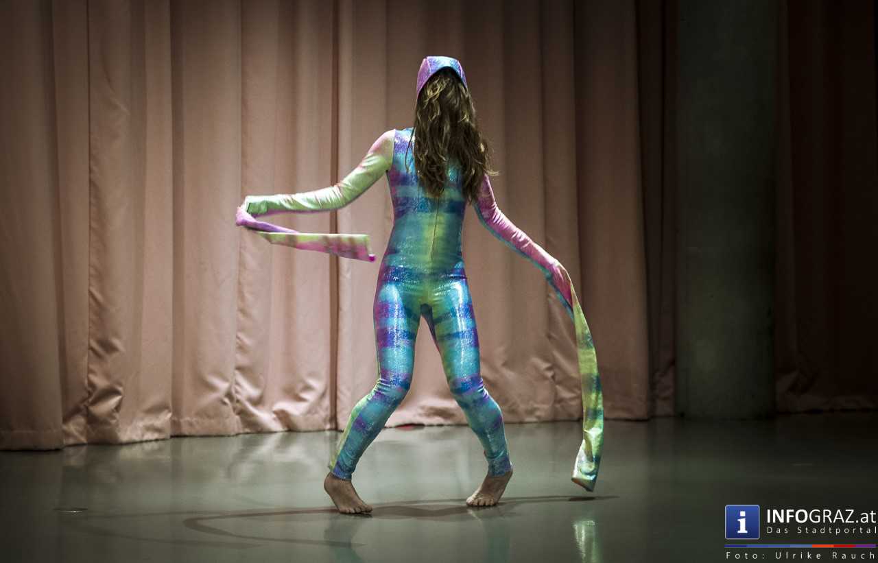 Veza Maria Fernandez Ramos und Christina Maria Lederhaas: ‚A Wall For Maria’ im Kunsthaus/space04 - 022