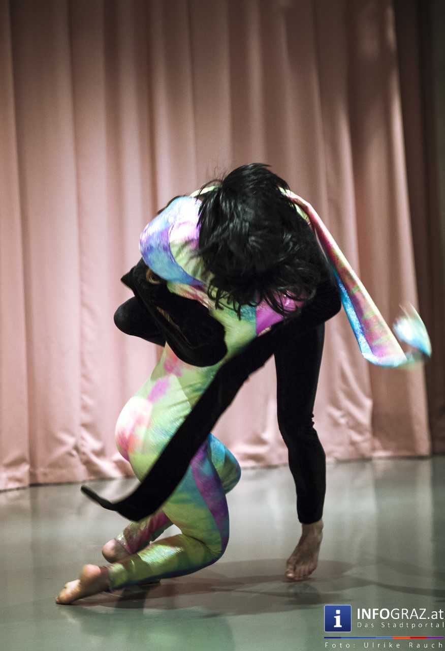 Veza Maria Fernandez Ramos und Christina Maria Lederhaas: ‚A Wall For Maria’ im Kunsthaus/space04 - 015