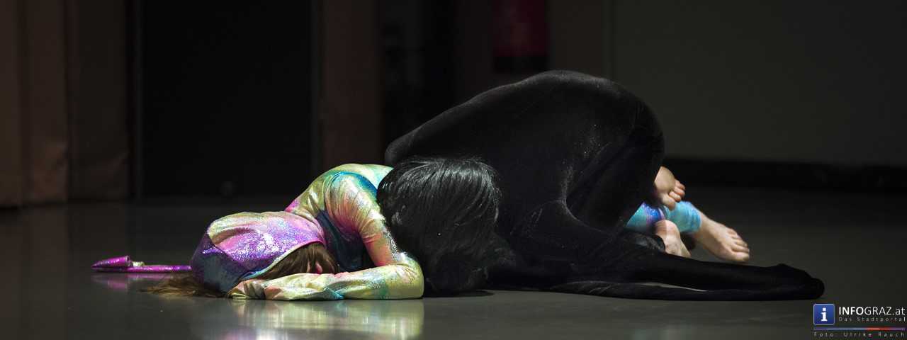 Veza Maria Fernandez Ramos und Christina Maria Lederhaas: ‚A Wall For Maria’ im Kunsthaus/space04 - 014