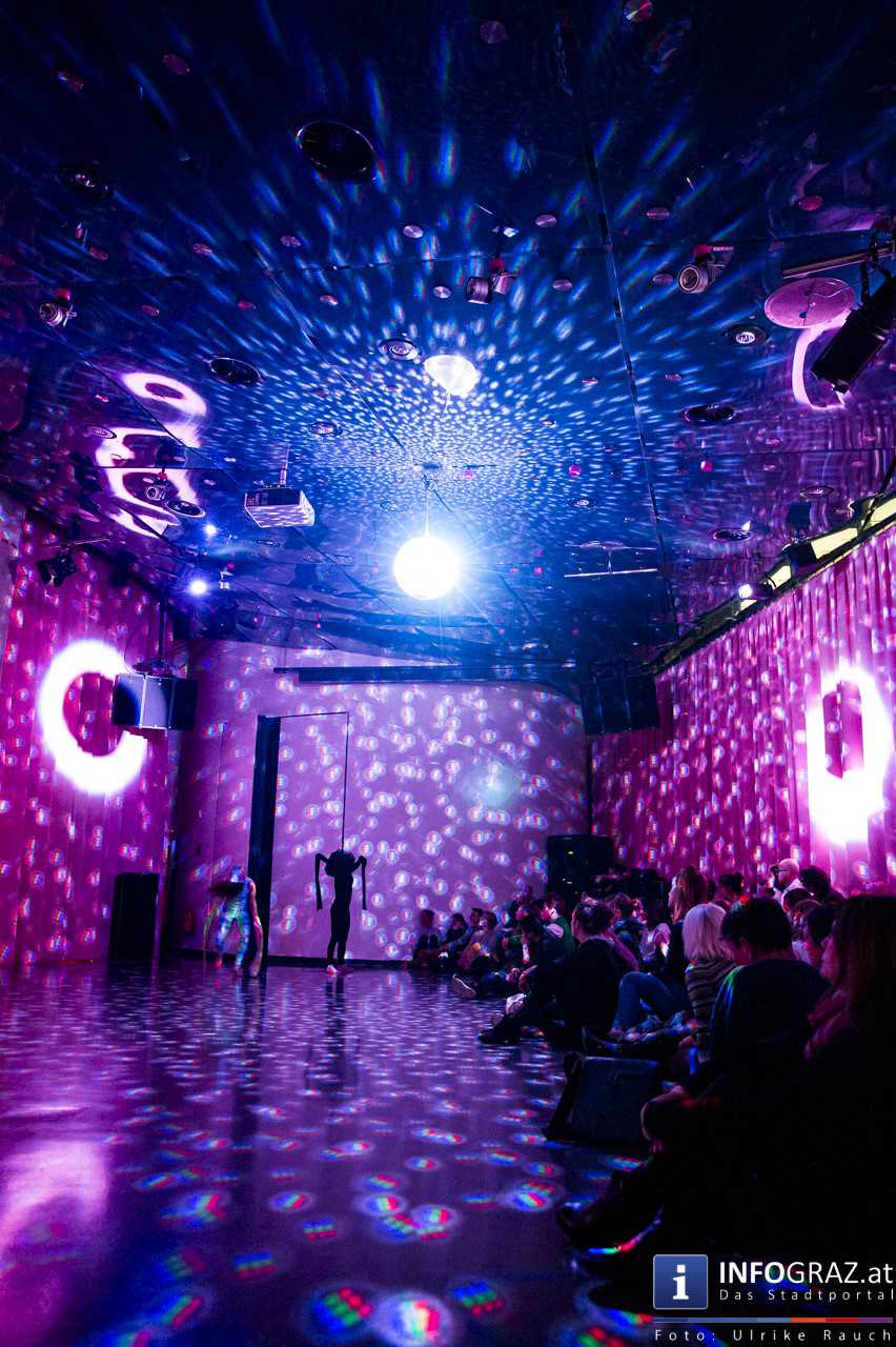 Veza Maria Fernandez Ramos und Christina Maria Lederhaas: ‚A Wall For Maria’ im Kunsthaus/space04 - 009