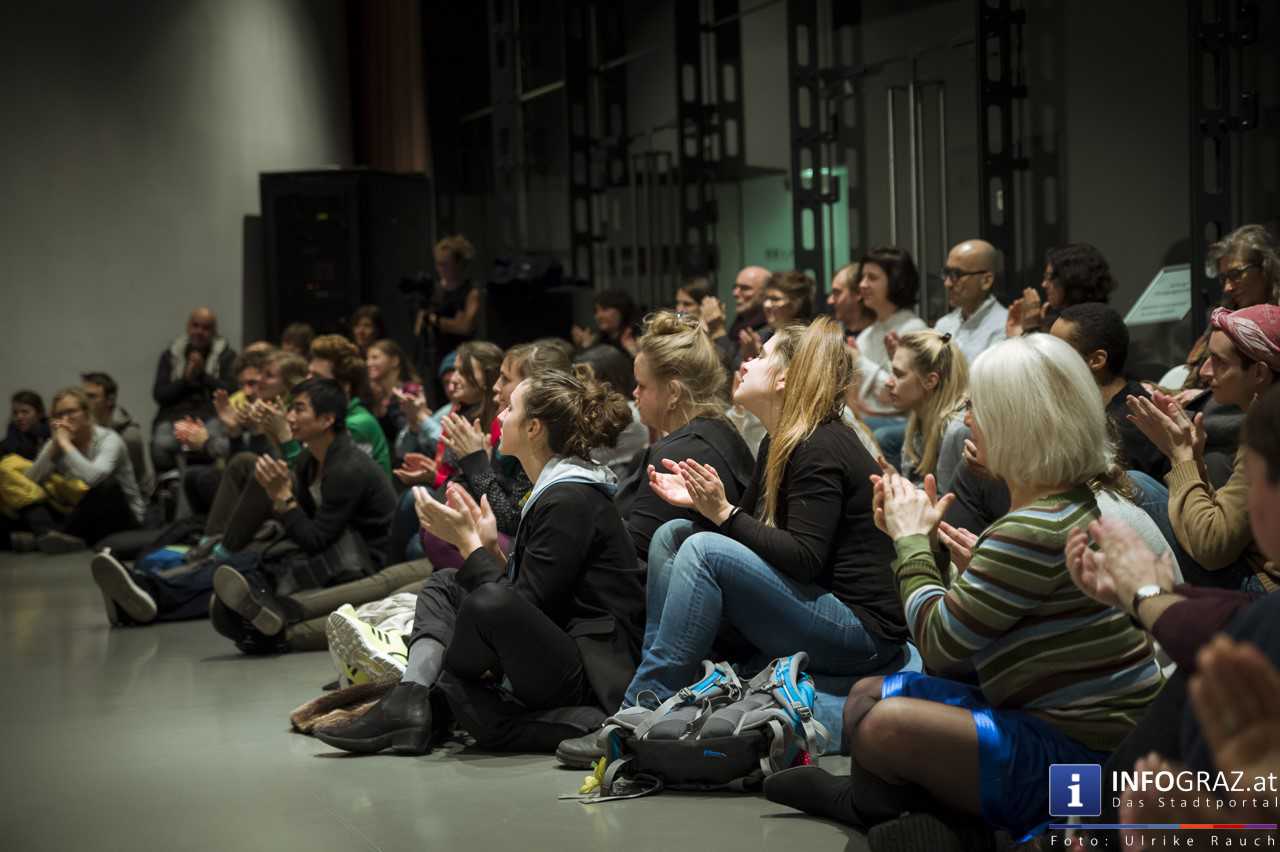 Veza Maria Fernandez Ramos und Christina Maria Lederhaas: ‚A Wall For Maria’ im Kunsthaus/space04 - 003