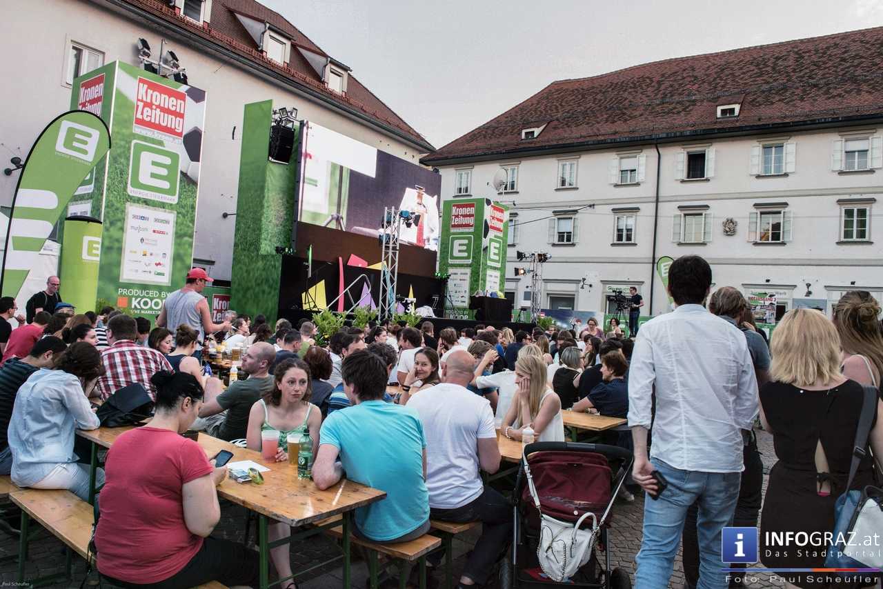 Steirischer ‚sience slam‘ am Mariahilferplatz Graz - Unterhaltung auf wissenschaftlichem Niveau - 003