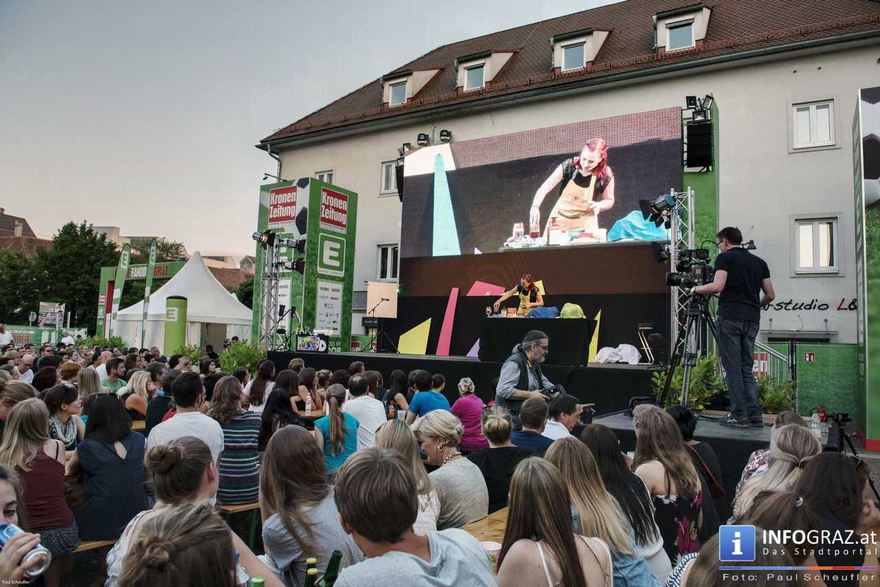 Steirischer ‚sience slam‘ am Mariahilferplatz Graz - Unterhaltung auf wissenschaftlichem Niveau - 024
