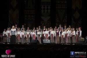 Mädchenchor ‚Tiara‘ aus Riga - traditionelle lettische Musikstücke