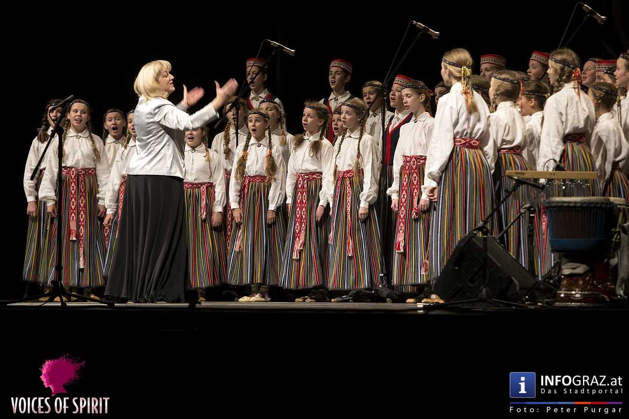 Tiara, Mädchenchor in Graz - traditionelle lettische Musikstücke - 004