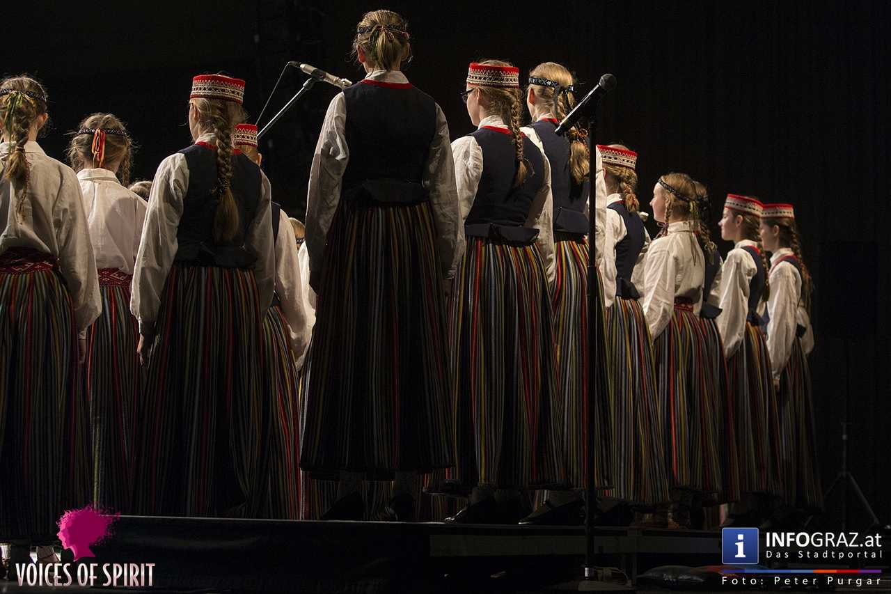 Tiara, Mädchenchor in Graz - traditionelle lettische Musikstücke - 007