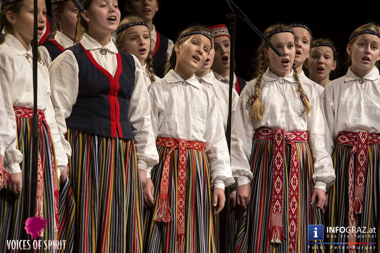 Tiara, Mädchenchor in Graz - traditionelle lettische Musikstücke - 017