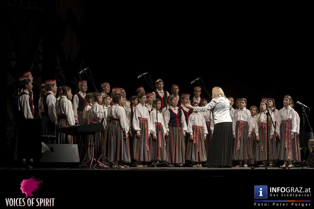 Tiara, Mädchenchor in Graz - traditionelle lettische Musikstücke - 021