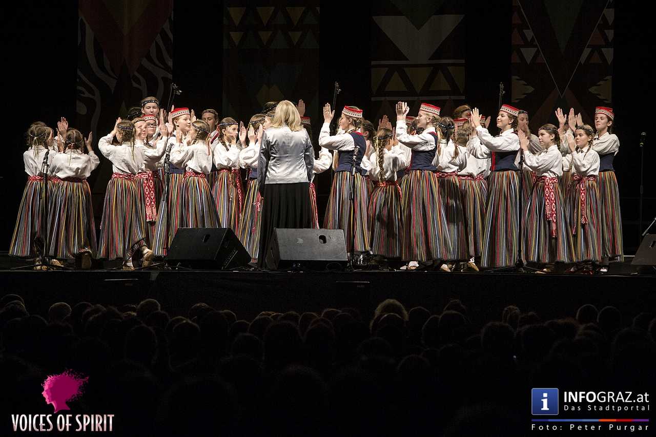 Tiara, Mädchenchor in Graz - traditionelle lettische Musikstücke - 023
