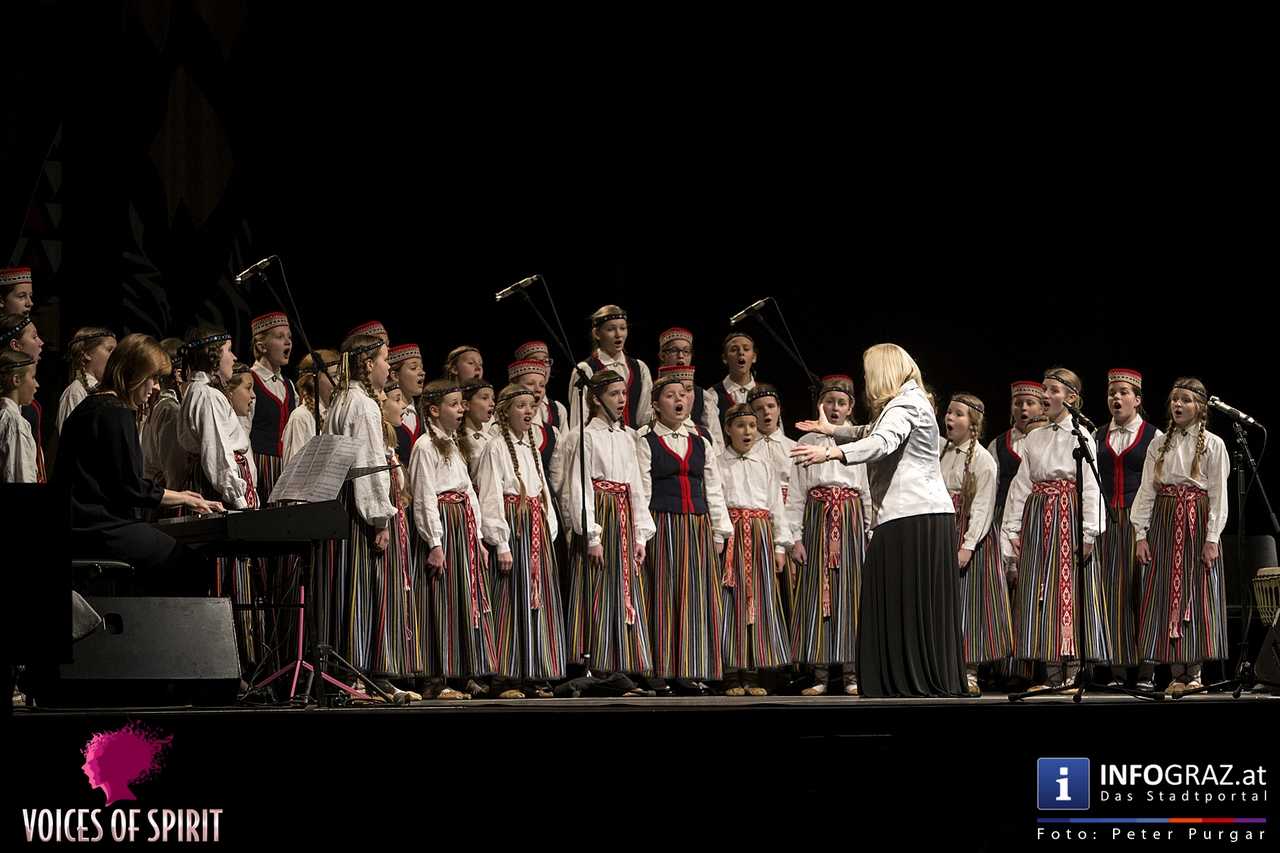 Tiara, Mädchenchor in Graz - traditionelle lettische Musikstücke - 026