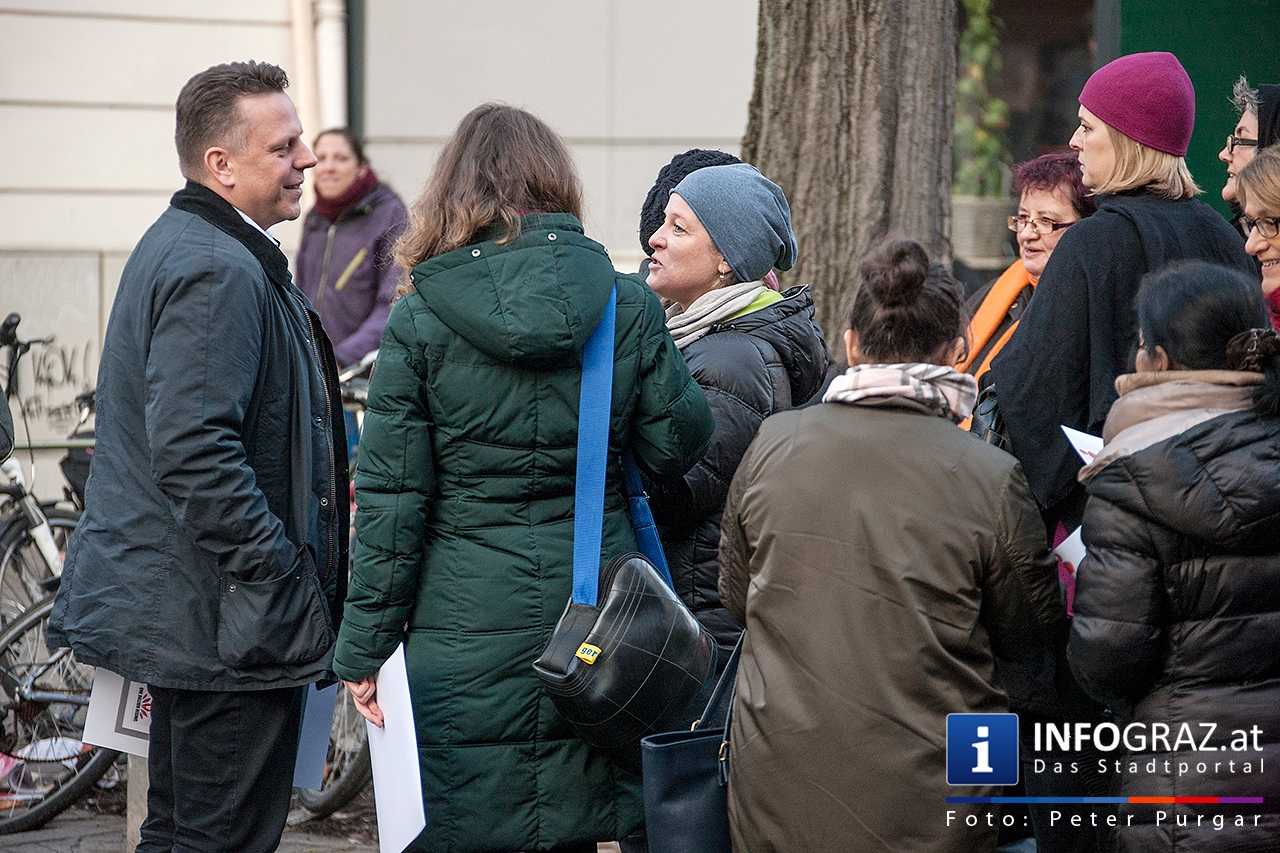 one billion rising Graz – Eine Milliarde erhebt sich! Tanzflashmob in Bildern: Südtiroler Platz – Mariahilferstraße - 007