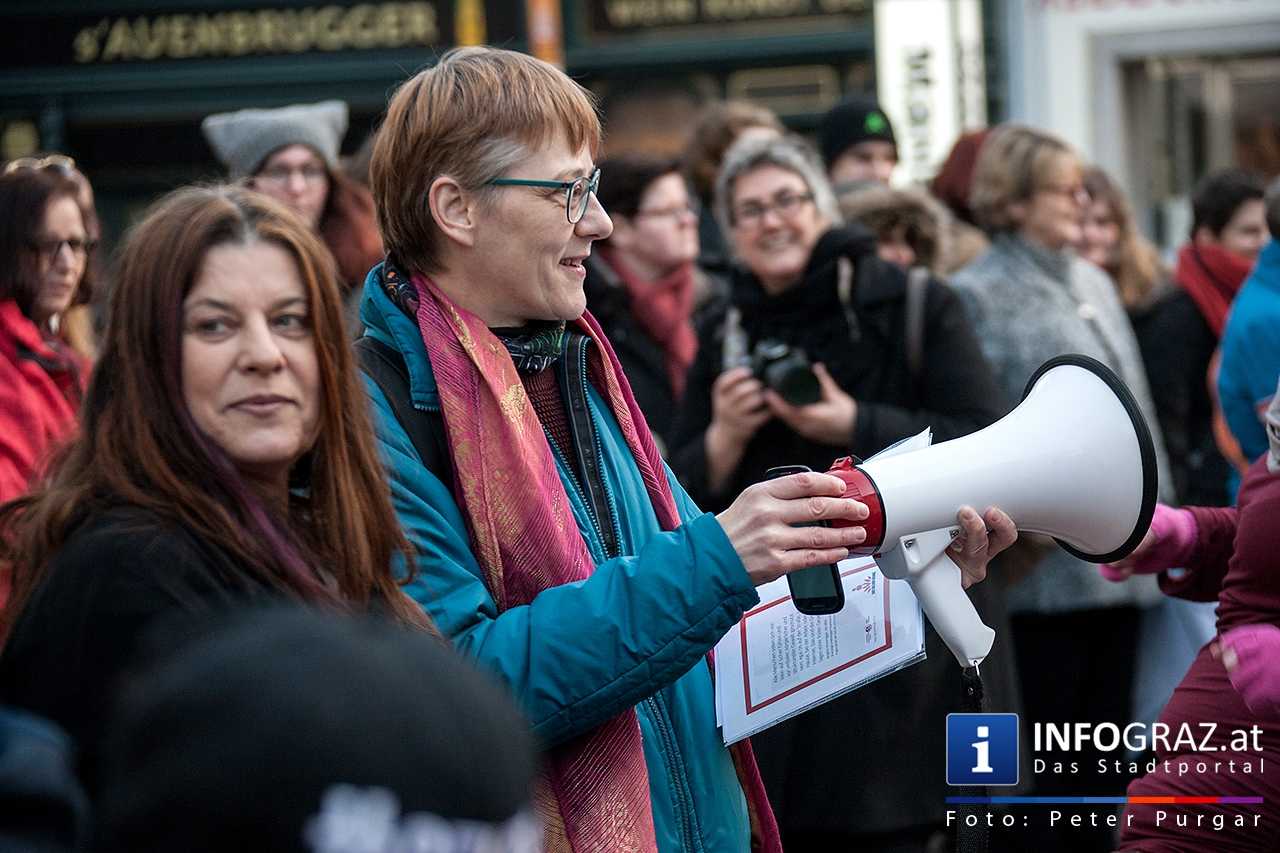 one billion rising Graz – Eine Milliarde erhebt sich! Tanzflashmob in Bildern: Südtiroler Platz – Mariahilferstraße - 034