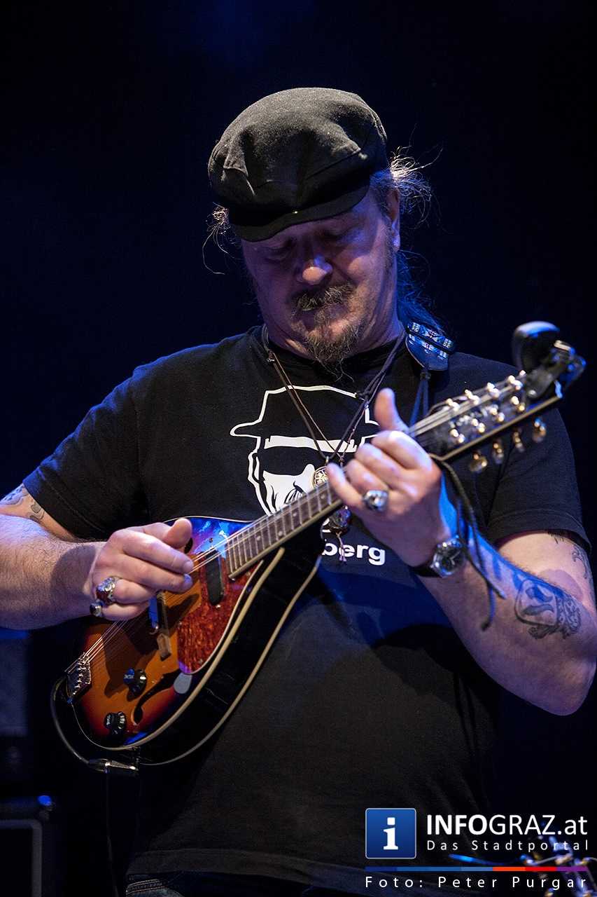 Music for Mecky - With a little help from my friends - 075