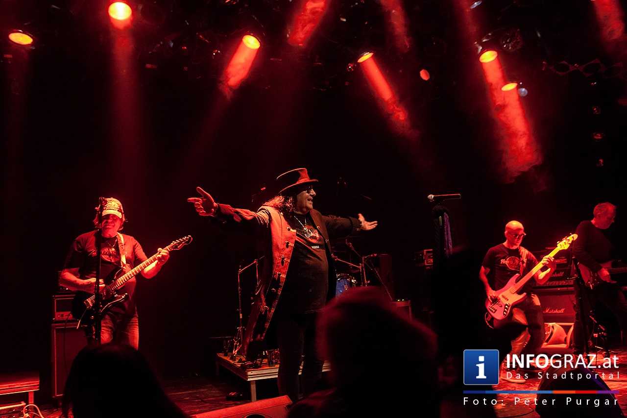 ‚With a little help from my friends’ - Music for Mecky - 003