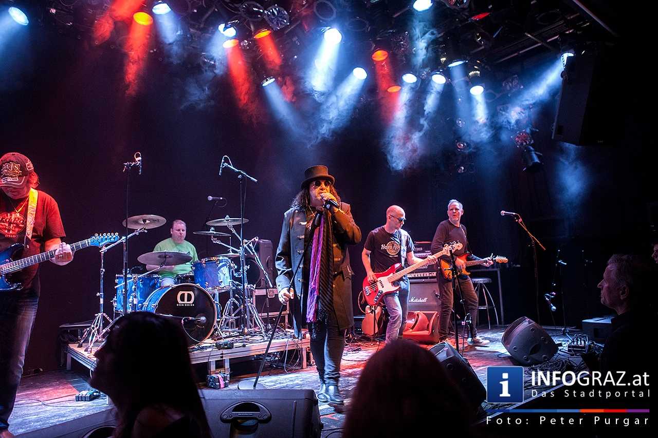 ‚With a little help from my friends’ - Music for Mecky - 004