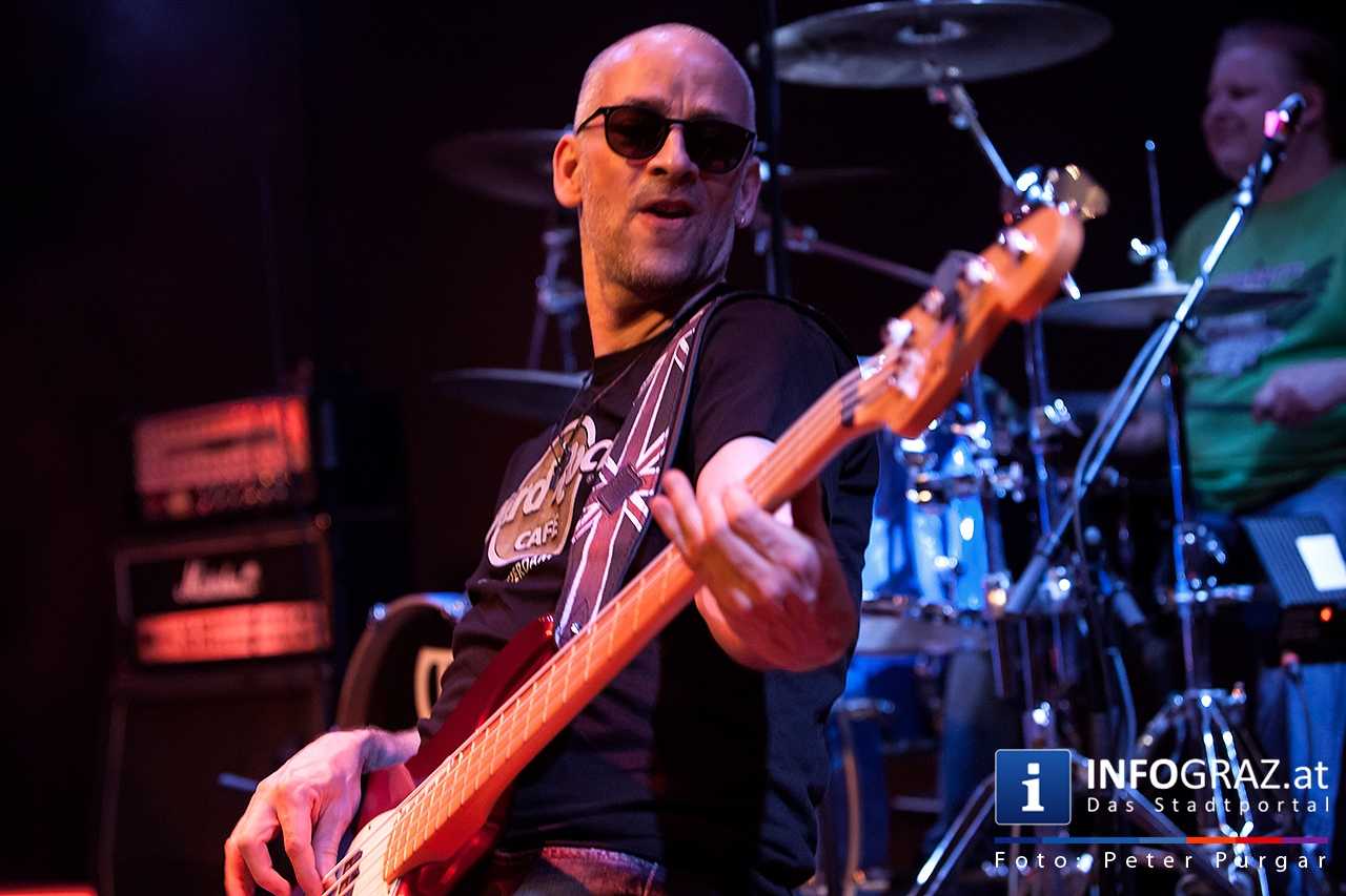 ‚With a little help from my friends’ - Music for Mecky - 006