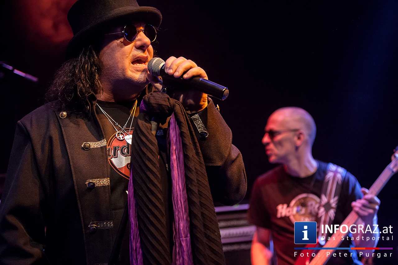 ‚With a little help from my friends’ - Music for Mecky - 008