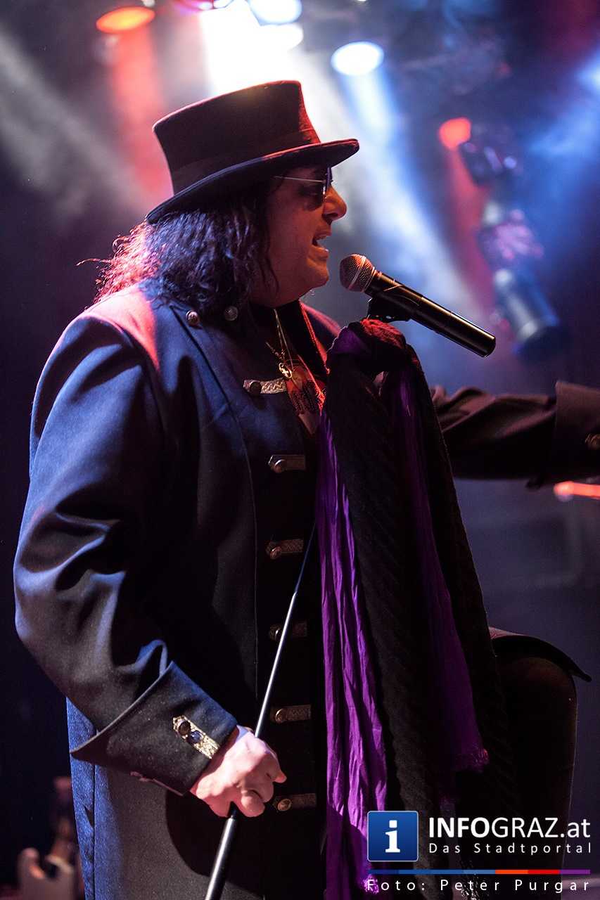 ‚With a little help from my friends’ - Music for Mecky - 010