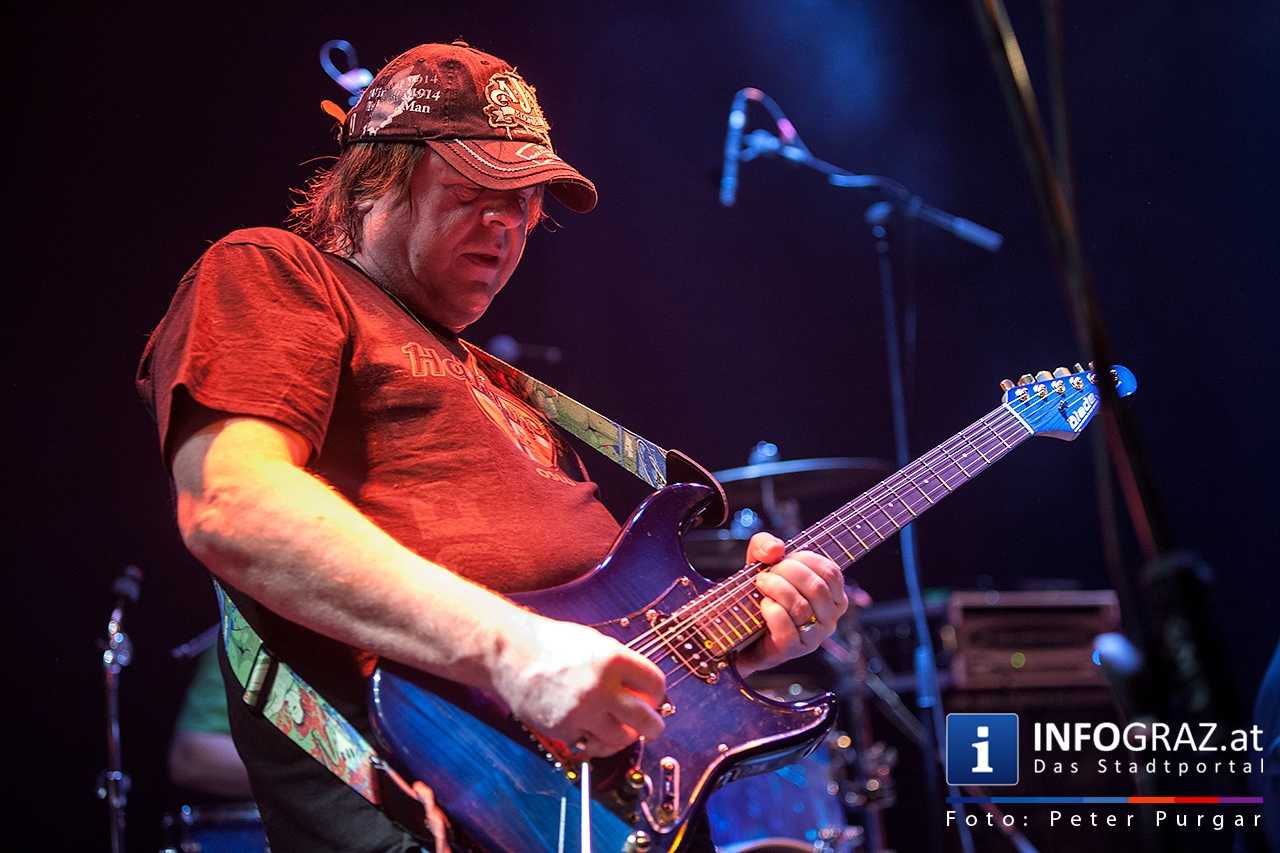 ‚With a little help from my friends’ - Music for Mecky - 011