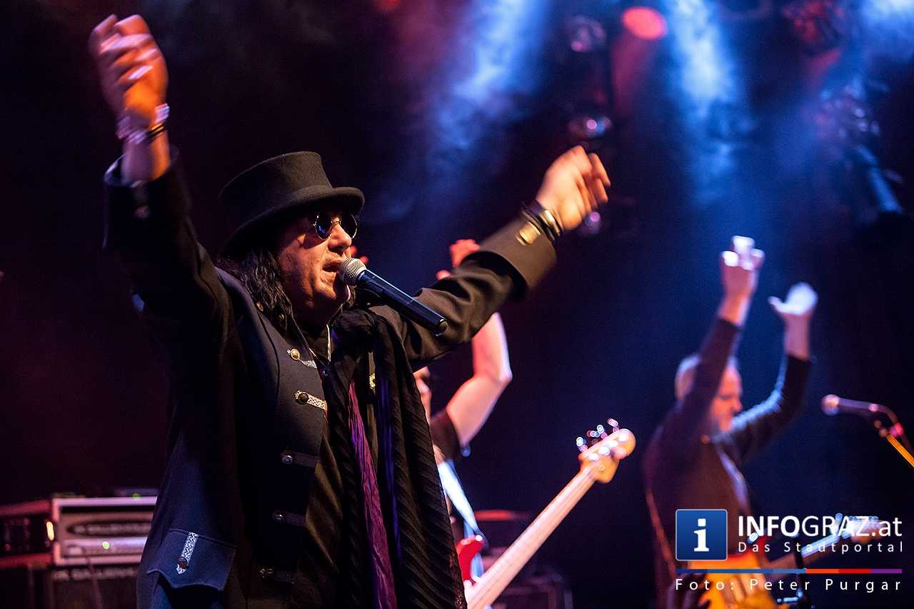 ‚With a little help from my friends’ - Music for Mecky - 012