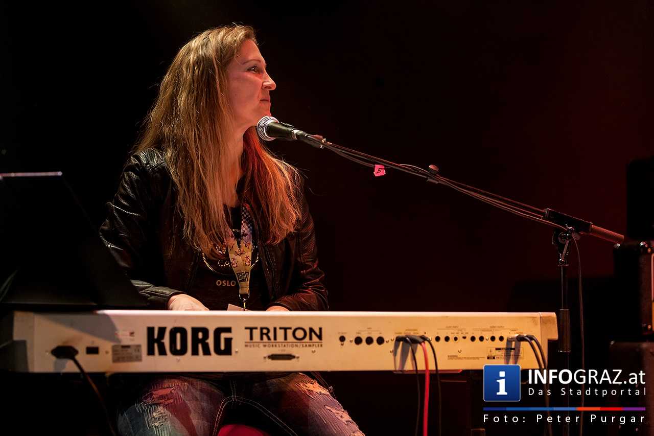 ‚With a little help from my friends’ - Music for Mecky - 014