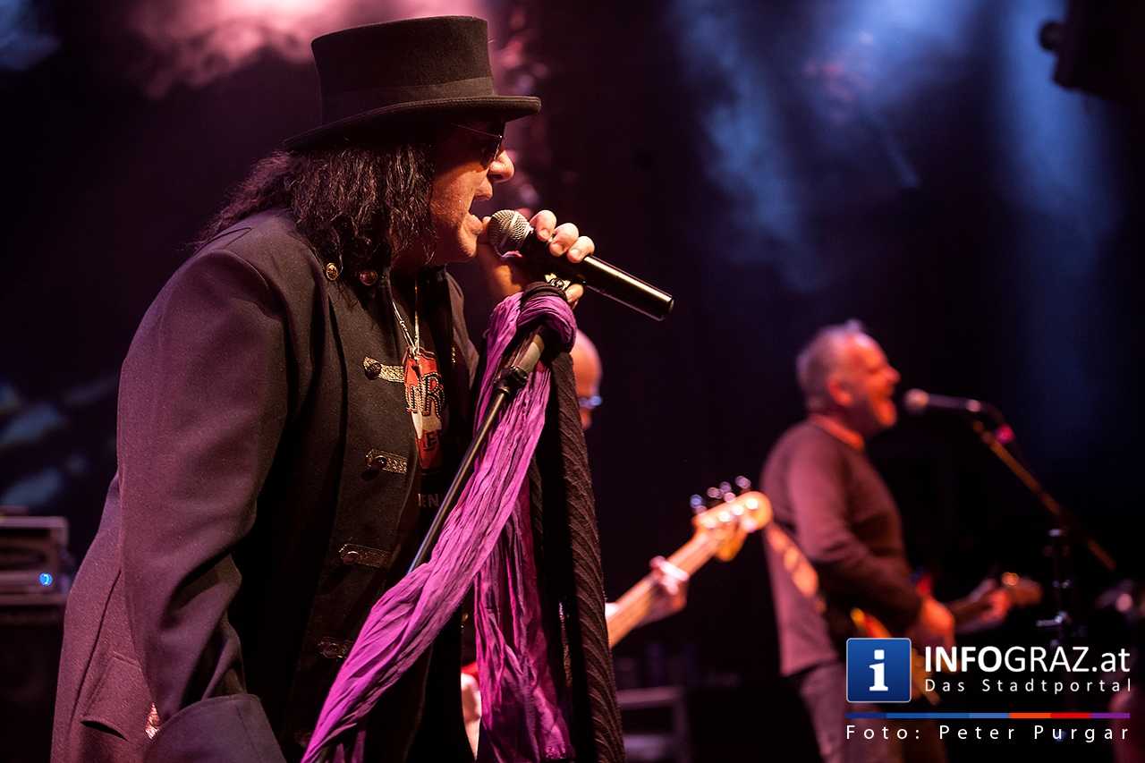 ‚With a little help from my friends’ - Music for Mecky - 017