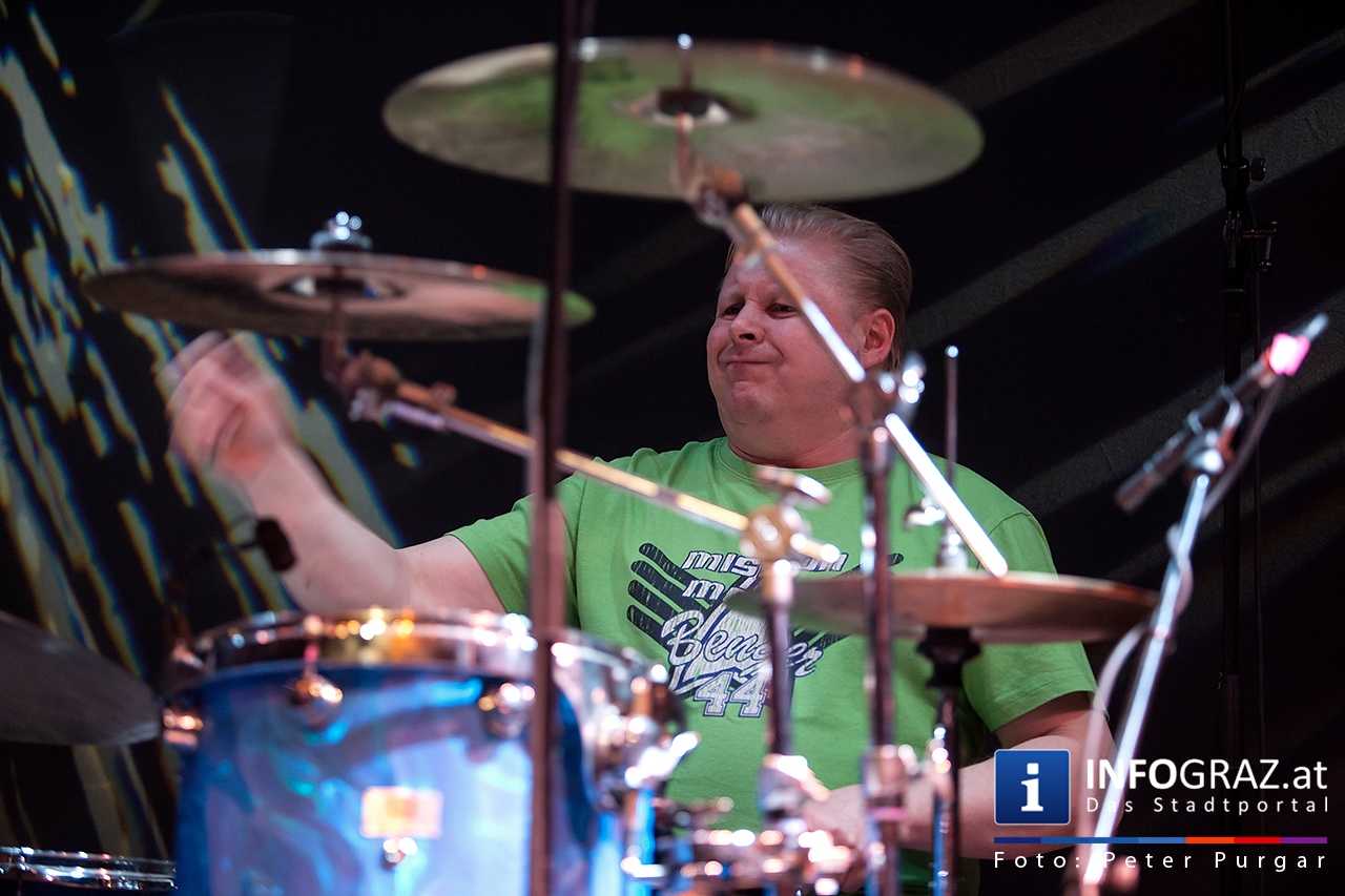 ‚With a little help from my friends’ - Music for Mecky - 018