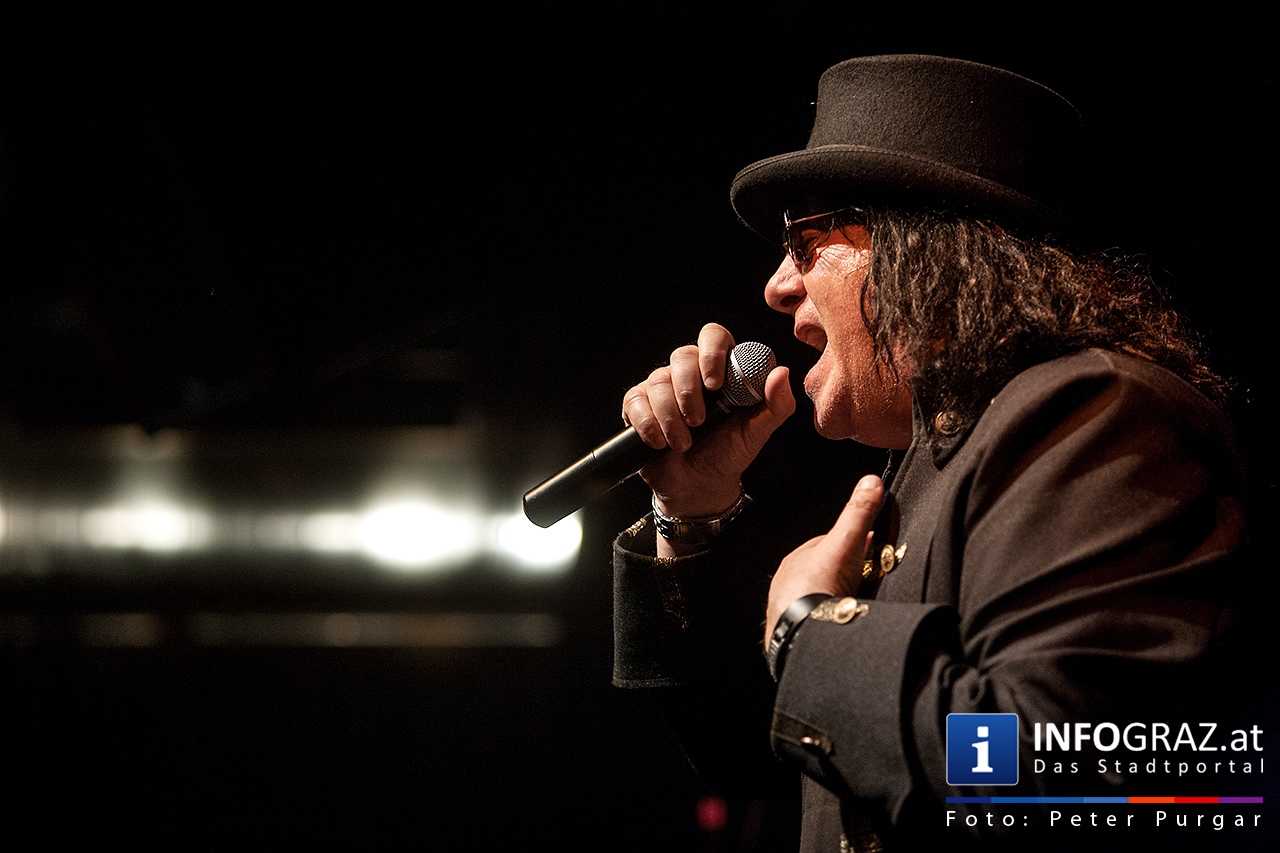 ‚With a little help from my friends’ - Music for Mecky - 020