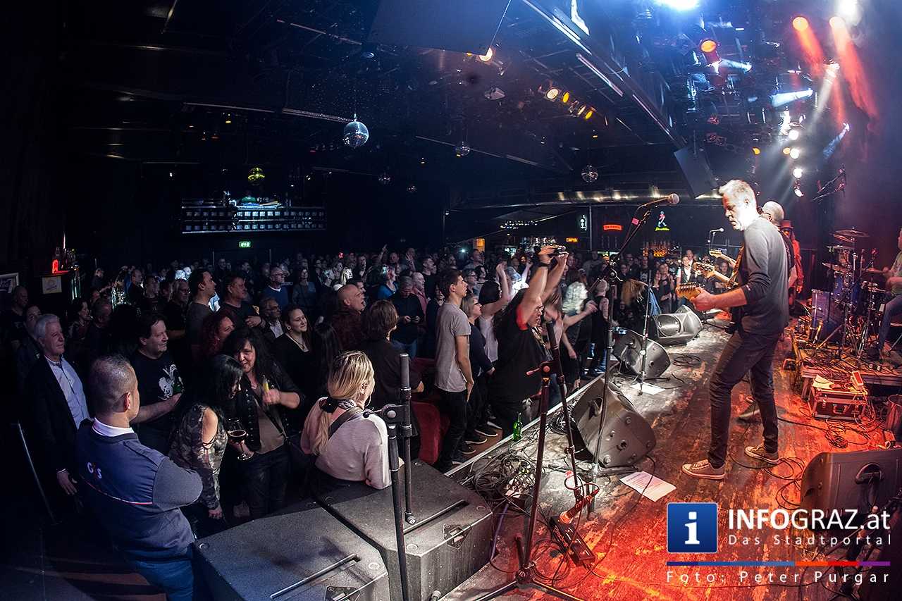 ‚With a little help from my friends’ - Music for Mecky - 022