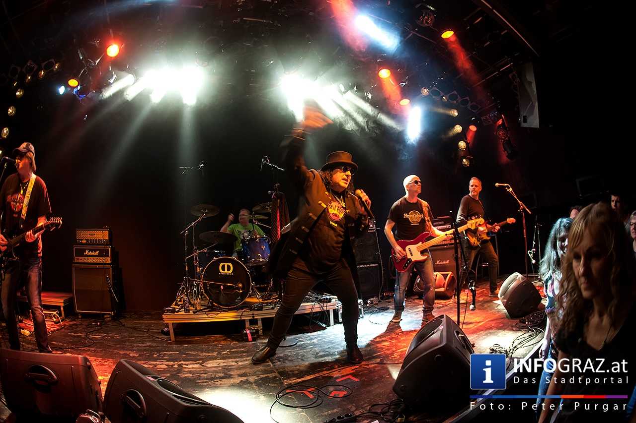 ‚With a little help from my friends’ - Music for Mecky - 027