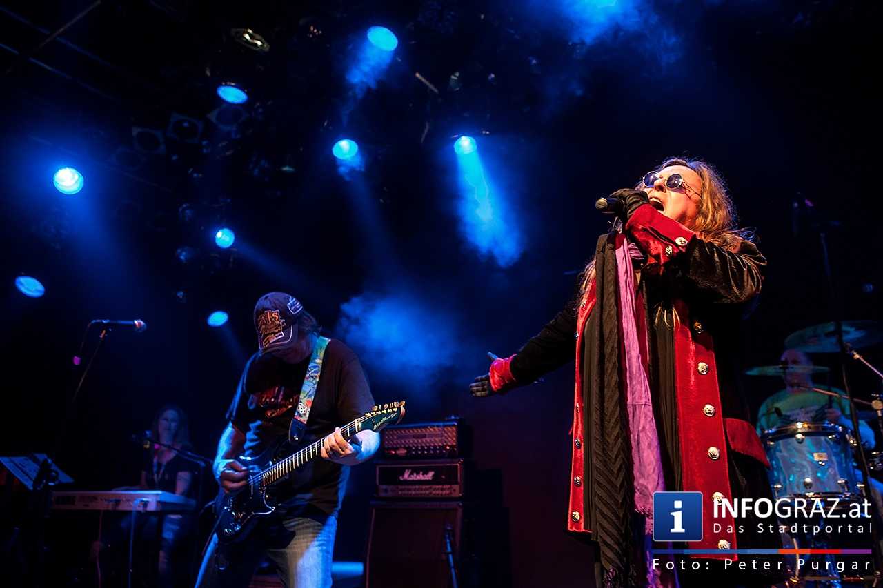 ‚With a little help from my friends’ - Music for Mecky - 035