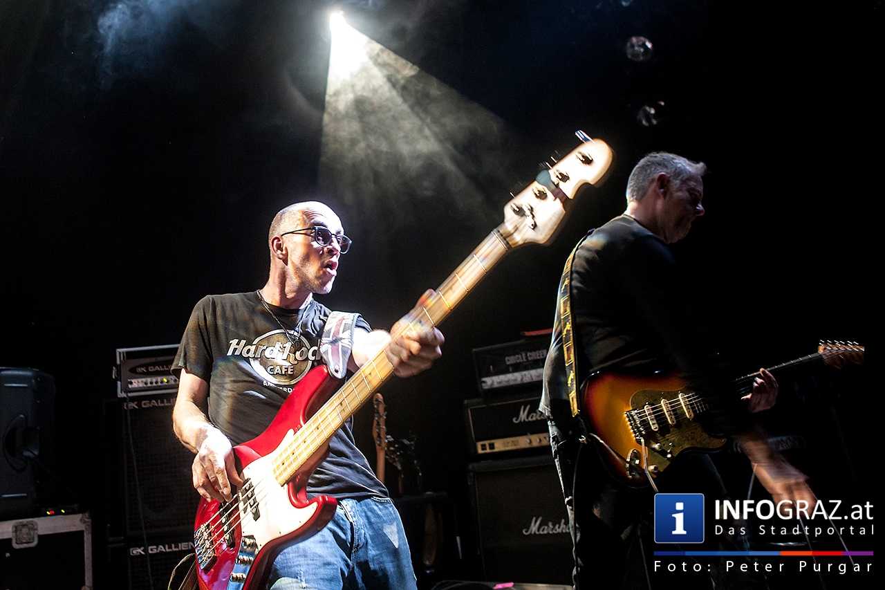 ‚With a little help from my friends’ - Music for Mecky - 042