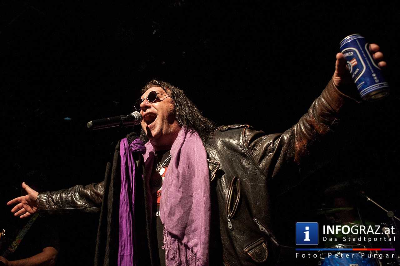 ‚With a little help from my friends’ - Music for Mecky - 043